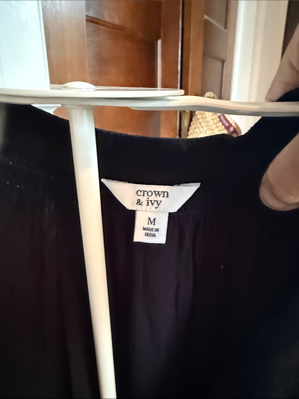 crown & ivy Black Split-V Peasant Blouse- worn twice- great shape 64.50 retail - Picture 5 of 8